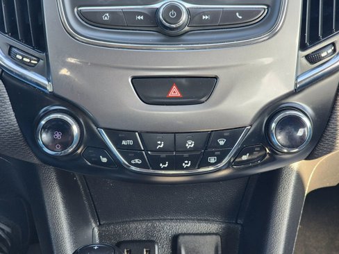 Used 2019 Chevrolet Cruze LT w/ Convenience Package image 21