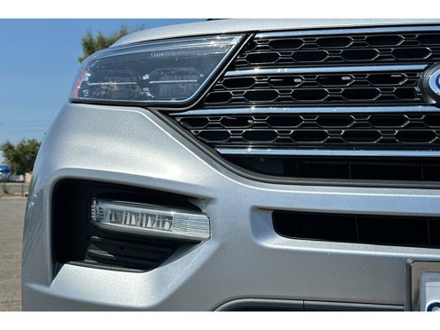 Used 2021 Ford Explorer XLT w/ Equipment Group 202A image 11