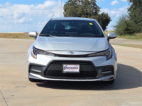 Used 2020 Toyota Corolla SE image 2