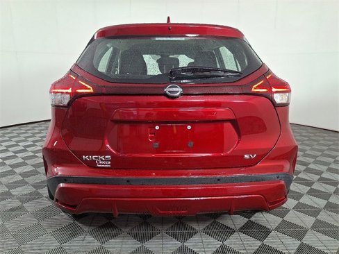 Used 2023 Nissan Kicks SV image 9