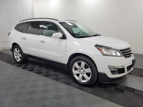 Used 2017 Chevrolet Traverse LT w/ Style and Technology Package image 11