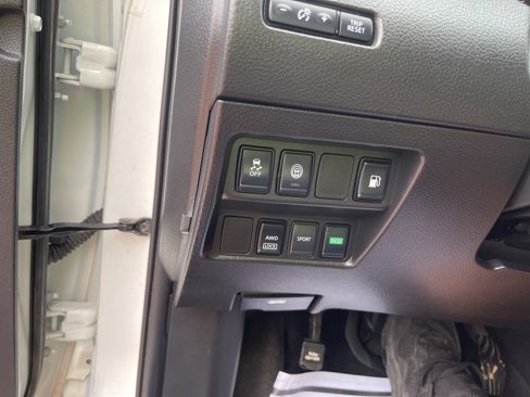 Used 2020 Nissan Rogue S image 22
