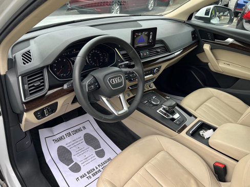 Used 2019 Audi Q5 2.0T Premium w/ Convenience Package image 14