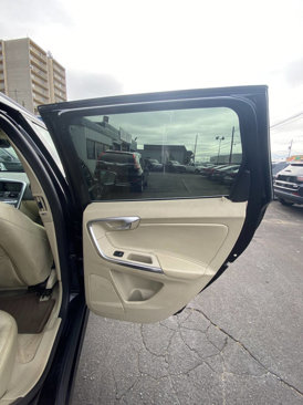Used 2015 Volvo XC60 T5 w/ Proximity Package image 31