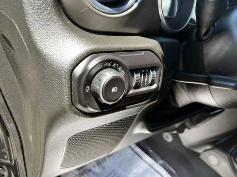 Used 2018 Jeep Wrangler Unlimited Sahara w/ Dual Top Group image 14