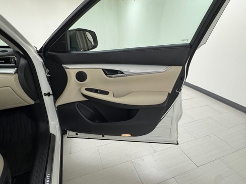 Used 2020 INFINITI QX50 Luxe w/ Navigation Package image 13