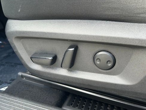 Used 2023 Nissan Rogue SV image 10