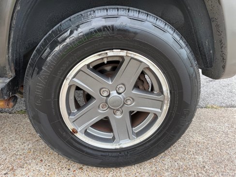 Used 2005 Jeep Liberty Renegade image 17