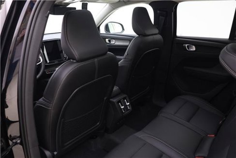 Certified 2025 Volvo XC40 B5 Core w/ Protection Package Premier image 15