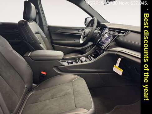New 2025 Jeep Grand Cherokee Altitude image 23