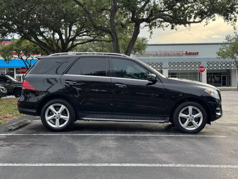 Used 2016 Mercedes-Benz GLE 350 w/ Premium Package image 4