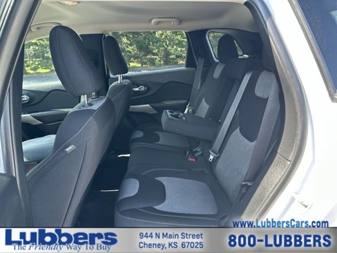 Used 2018 Jeep Cherokee Latitude w/ Mobile Office Group image 18