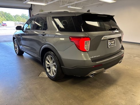 Used 2022 Ford Explorer Limited image 3