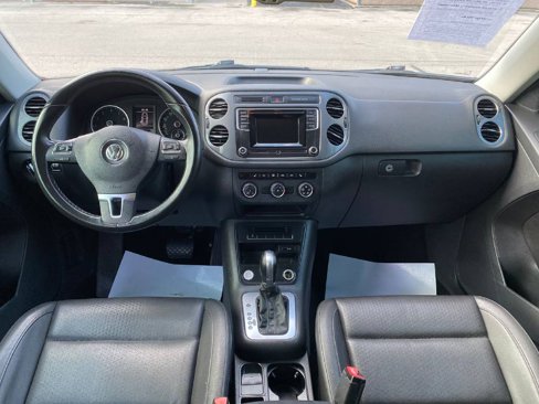 Used 2016 Volkswagen Tiguan S image 5