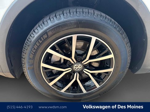 Used 2021 Volkswagen Tiguan SE image 8