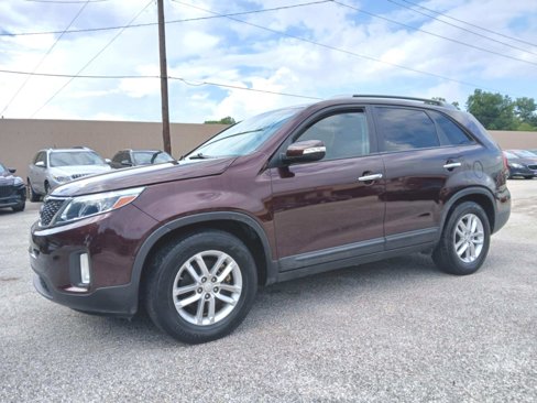 Used 2015 Kia Sorento LX image 3