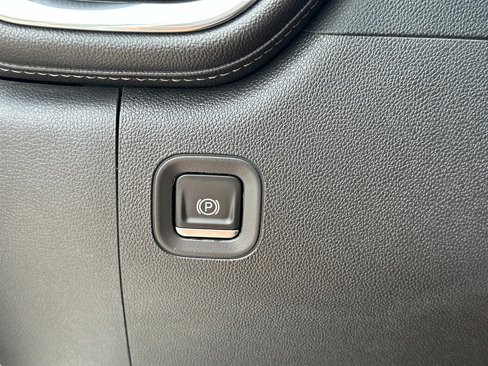 Used 2020 Chevrolet Silverado 1500 RST image 20