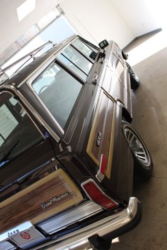 Used 1989 Jeep Grand Wagoneer image 38
