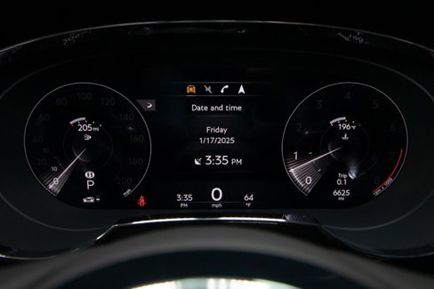 Used 2022 Bentley Bentayga image 25