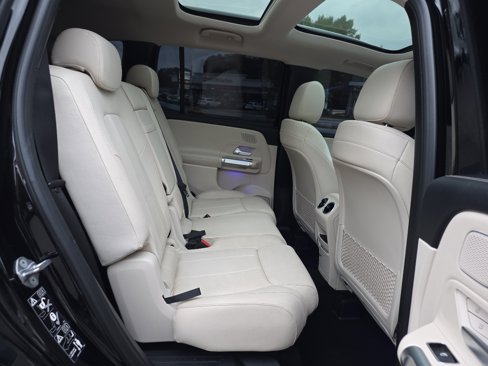 Used 2021 Mercedes-Benz GLB 250 4MATIC w/ Premium Package image 36