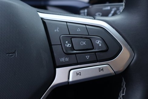 Certified 2022 Volkswagen Taos SE image 21