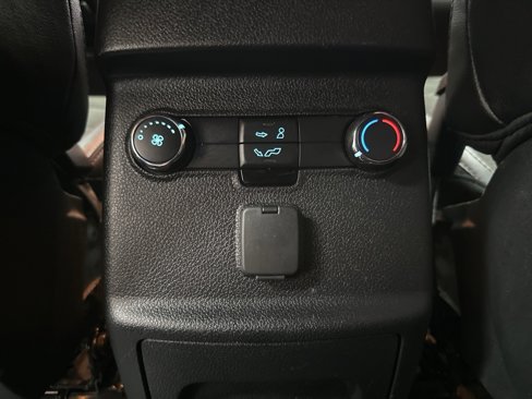 Used 2018 Ford Explorer XLT w/ Equipment Group 202A image 32
