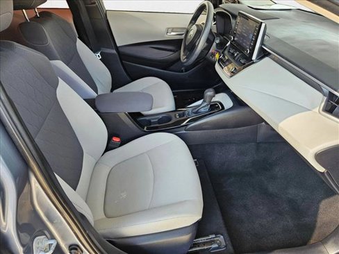 Used 2021 Toyota Corolla LE image 19