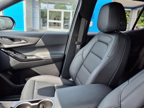 Used 2025 Chevrolet Equinox LT w/ Convenience Package II image 28