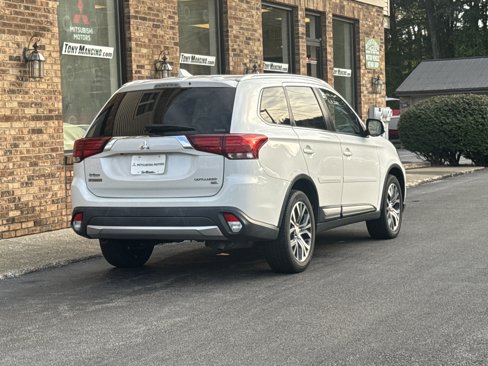 Used 2018 Mitsubishi Outlander SEL image 5