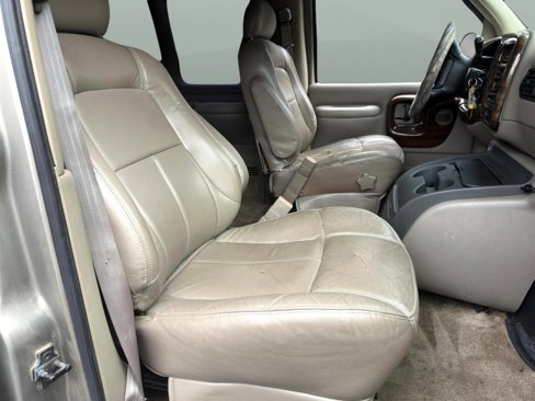Used 2002 Chevrolet Express 1500 LT image 23