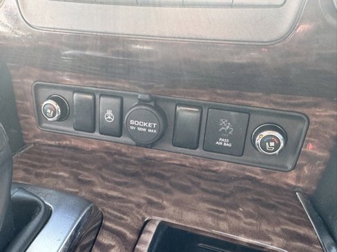 Used 2017 Nissan Armada Platinum w/ Captain Seat Package image 29
