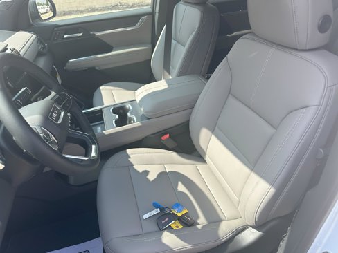 New 2026 GMC Acadia Elevation image 18