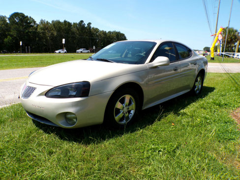 Used 2008 Pontiac Grand Prix w/ Preferred Package image 4