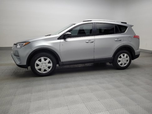 Used 2018 Toyota RAV4 LE image 2