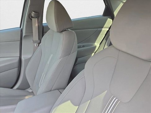 Used 2024 Hyundai Elantra SEL w/ Convenience Package image 15