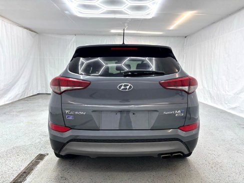 Used 2016 Hyundai Tucson Sport image 4