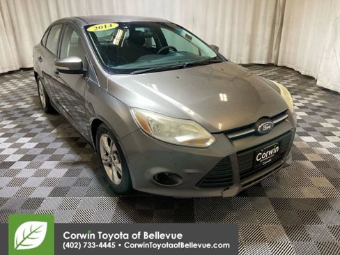 Used 2014 Ford Focus SE w/ SE Winter Package image 1