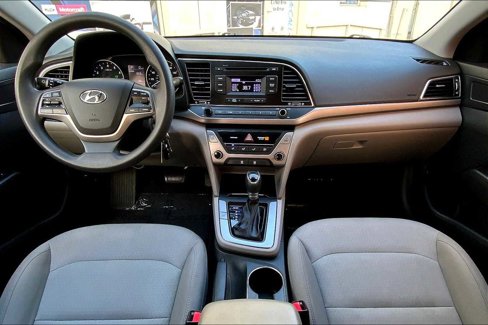 Used 2018 Hyundai Elantra SE image 15