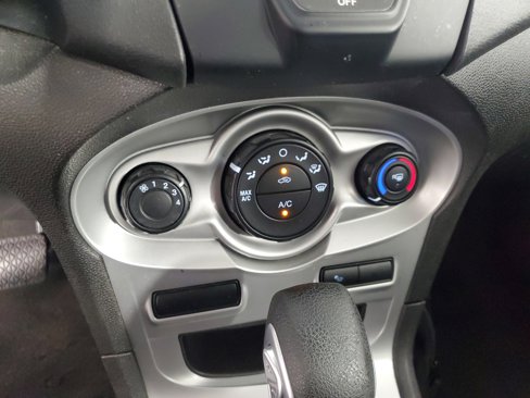 Used 2014 Ford Fiesta SE image 18