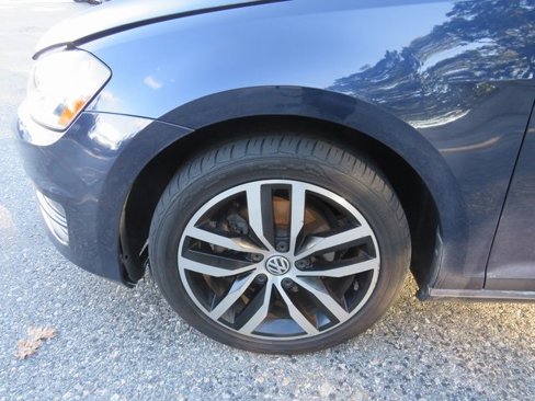 Used 2017 Volkswagen Golf SEL image 31