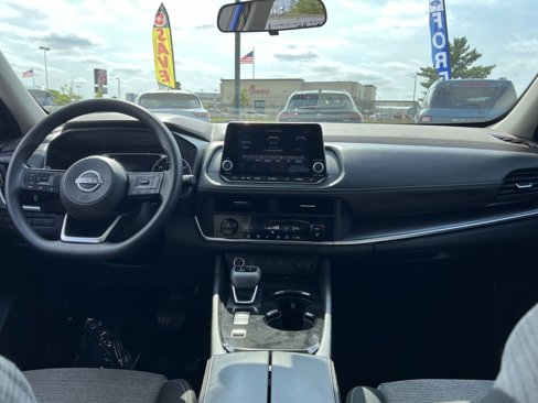 Used 2023 Nissan Rogue SV image 22