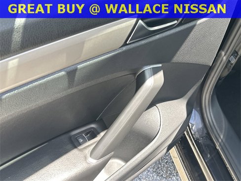 Used 2022 Volkswagen Passat 2.0T SE image 12