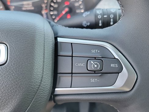 New 2025 Jeep Compass Latitude image 6