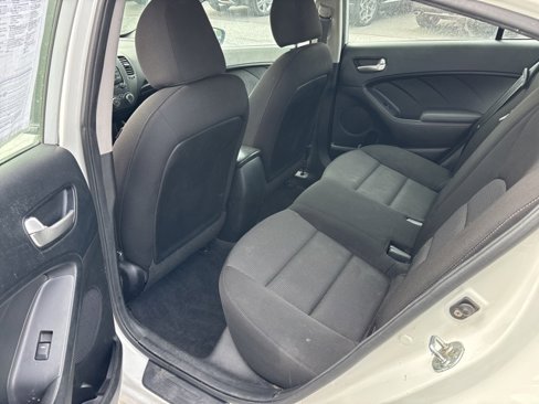 Used 2017 Kia Forte LX image 10