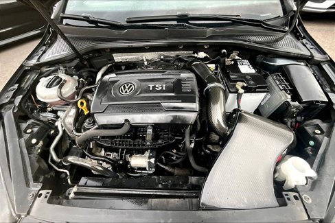 Used 2015 Volkswagen Golf S image 9