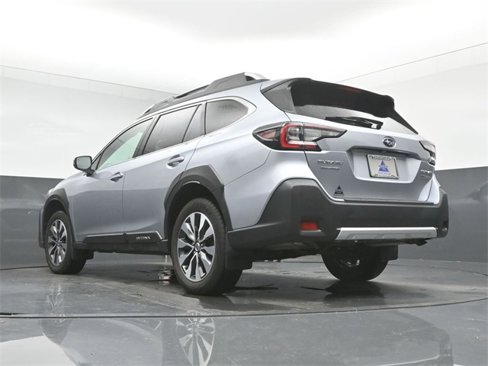 Used 2023 Subaru Outback Touring XT image 40