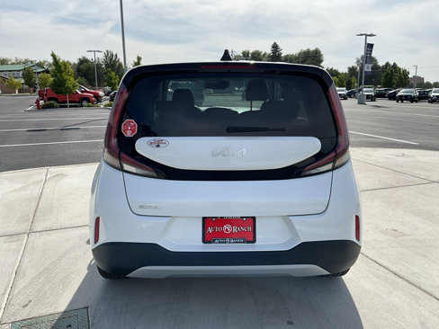 Used 2023 Kia Soul LX w/ LX Technology Package image 4