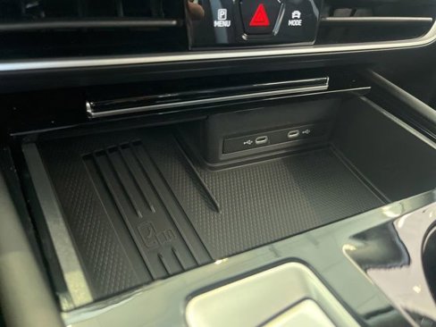 New 2025 Volkswagen Atlas Peak Edition SE image 22