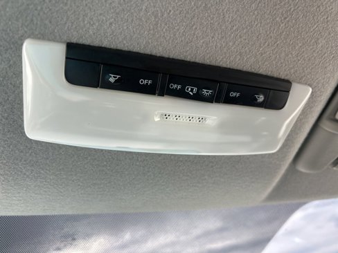 Used 2019 Nissan Kicks SV image 29