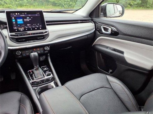 Used 2022 Jeep Compass Limited image 10